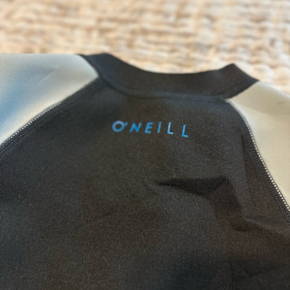 O’Neill Scuba Top Y10 - Picture 6 of 7